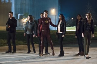 The Flash: un'immagine dei protagonisti nel season finale The Race of His Life