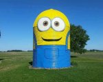 Indiana: un contadino ha trasformato un silo di 8 metri in un Minion