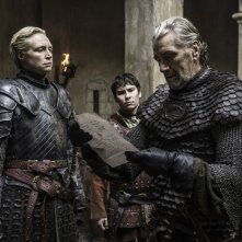 Il trono di spade 6: Gwendoline Christie e Clive Russell nell'episodio No One