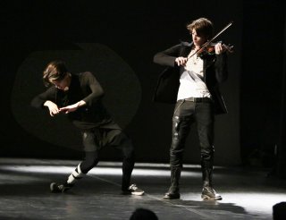 New York Academy: Nicholas Galitzine e Ian Eastwood in una scena del film