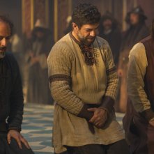 Marco Polo: Pierfrancesco Favino, Corrado Invernizzi, Lorenzo Richelmy durante una scena della serie