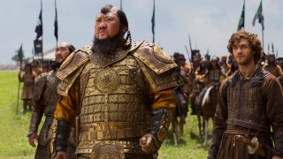 Marco Polo: Benedict Wong e Lorenzo Richelmy in una scena della serie