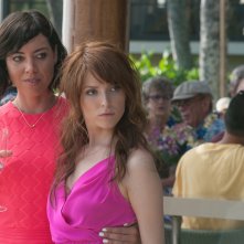Mike & Dave: Un matrimonio da sballo, Anna Kendrick e Aubrey Plaza in un momento del film