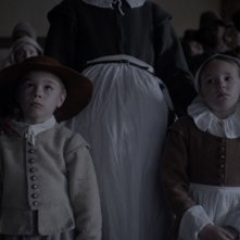 The Witch: Ellie Grainger e Lucas Dawson in una scena del film