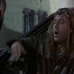 Strange Days: Tom Sizemore in un momento del film