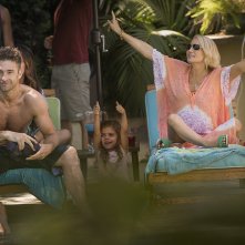 Animal Kingdom: Scott Speedman ed Ellen Barkin in una foto del pilot