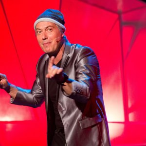 Dov'è Mario?: Corrado Guzzanti in un'immagine della serie televisiva