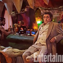 American Gods: Ian McShane in una foto della serie