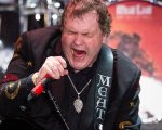 Meat Loaf, star del Rocky Horror Picture Show, collassa sul palco