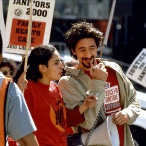 Bread and Roses: Pilar Padilla e Adrien Brody in una scena