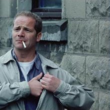 My name is Joe: Peter Mullan in una scena del film