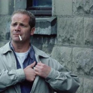 My name is Joe: Peter Mullan in una scena del film