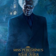 La casa per bambini speciali di Miss Peregrine: un character poster del personaggio di Samuel L. Jackson