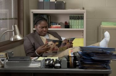 Orange is the New Black: l'attrice Danielle Brooks in una foto della quarta stagione