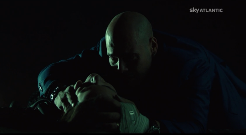 Gomorra 2, Marco D'Amore in una scena dell'episodio Vita Mia