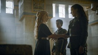 Il trono di spade: Emilia Clarke e Gemma Whelan in una scena di Battle of the Bastards