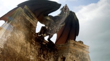 Il trono di spade 6: Drogon s'è fatto grandicello in Battle of the Bastards