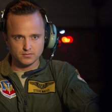 Il diritto di uccidere: un intenso primo piano di Aaron Paul