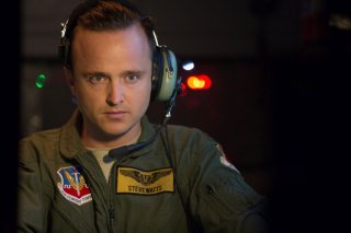 Il diritto di uccidere: un intenso primo piano di Aaron Paul