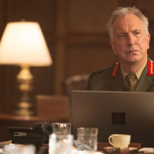 Il diritto di uccidere: il compianto Alan Rickman in una scena del film
