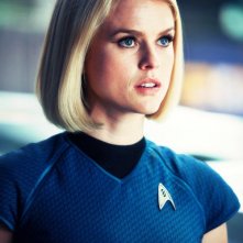 Star Trek Into Darkness: Alice Eve in una scena