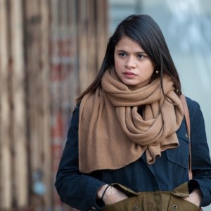 Mr. Cobbler e la bottega magica: Melonie Diaz in una scena del film