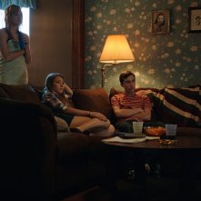 It Follows: una scena del film horror diretto da David Robert Mitchell