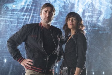 Roadies: Luke Wilson e Carla Gugino nel primo episodio della serie