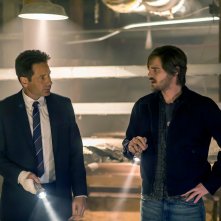 Aquarius: David Duchovny e Grey Damon in una foto della seconda stagione