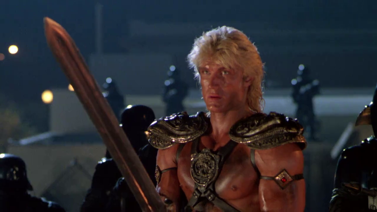 Dolph Lundgren in una scena de I dominatori dell'universo