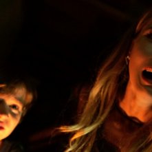 Lights Out - Terrore nel buio: Gabriel Bateman in una spaventosa scena del film