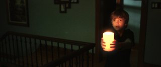 Lights Out - Terrore nel buio: Gabriel Bateman in una scena del film