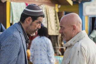 Non c'è più religione: Alessandro Gassman e Claudio Bisio in una scena del film