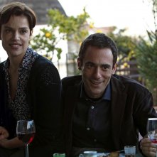 La tenerezza: Micaela Ramazzotti ed Elio Germano in una scena del film