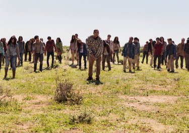 Fear the Walking Dead: un gruppo di walkers