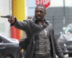 The Dark Tower: Idris Elba in azione nelle nuove foto dal set