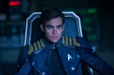 Star Trek Beyond: Chris Pine in una scena del film