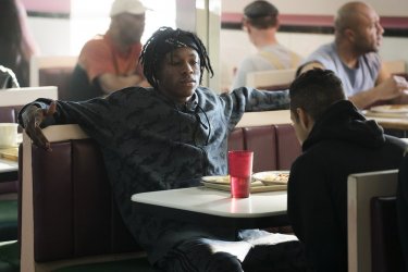 Mr. Robot: Joey Bada$$ è Leon in eps2.0_unm4sk.tc