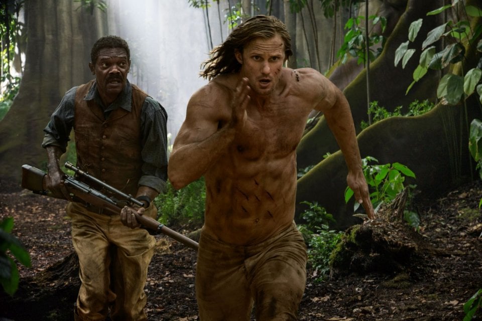 The Legend of Tarzan: Alexander Skarsgård e Samuel L. Jackson in una scena d'azione