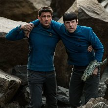 Star Trek Beyond: Karl Urban e Zachary Quinto in difficoltà