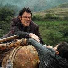 Skiptrace - Missione Hong Kong: Johnny Knoxville in una scena del film