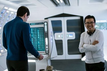 Star Trek Beyond: Zachary Quinto con il regista Justin Lin sul set
