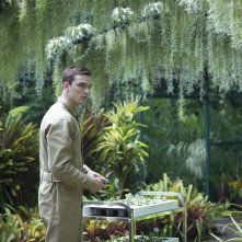 Equals: Nicholas Hoult in una scena del film