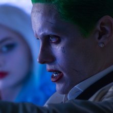 Suicide Squad: Margot Robbie e Jared Leto in una scena del film