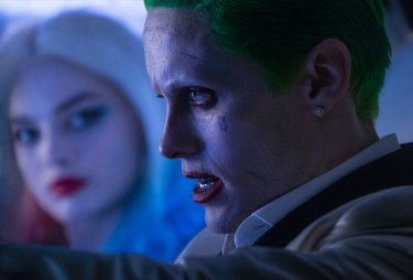Suicide Squad: Margot Robbie e Jared Leto in una scena del film
