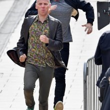 T2: Trainspotting 2 - Ewan McGregor ed Ewen Bremmer corrono durante una scena