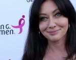 Shannen Doherty, un taglio netto e tanto coraggio per la chemio