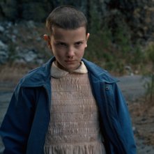 Stranger Things: Millie Bobby Brown in una scena della prima stagione