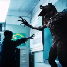 Stranger Things: Millie Bobby Brown combatte con il mostro nel finale della prima stagione