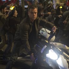Jason Bourne: Matt Damon cavalca una moto in una concitata sequenza